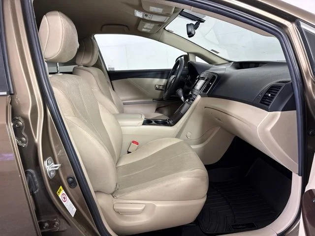 Used 2013 Golden Toyota LE image 4
