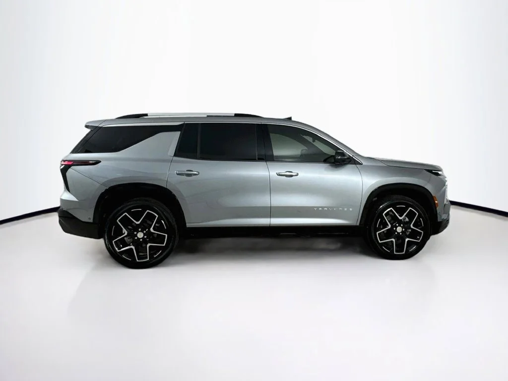 Used 2025 Sterling Gray Metallic Chevrolet High Country image 8