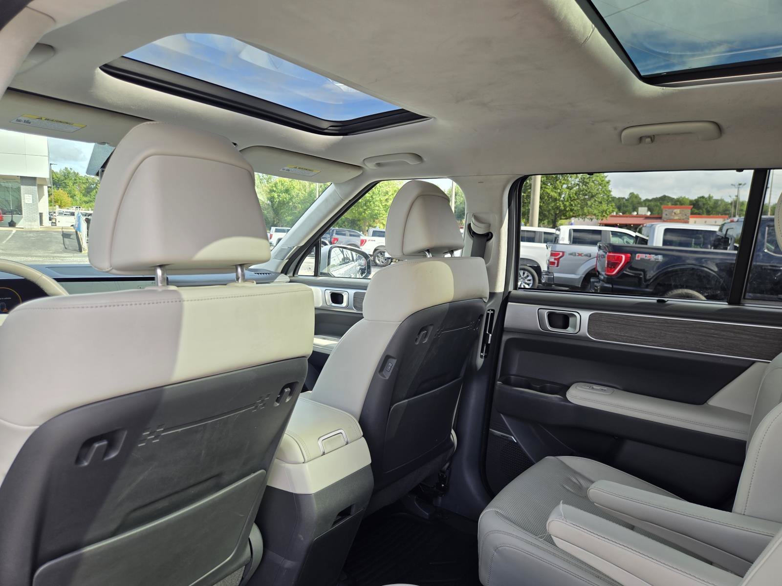 Used 2024 Shimmering Silver Pearl Hyundai Calligraphy image 23