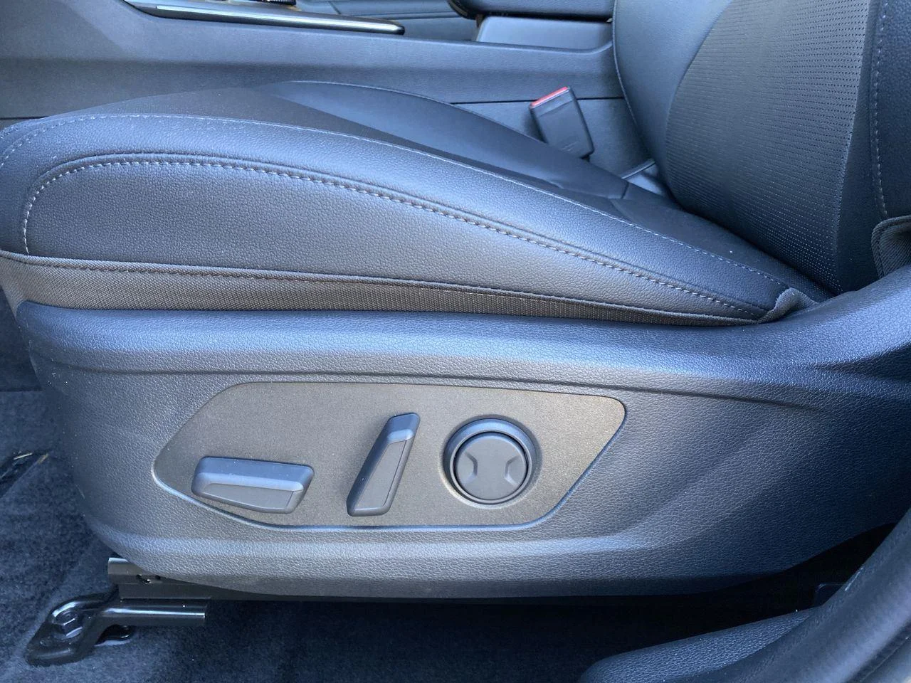 2026 Kia Sportage EX Hybrid - Photo 16