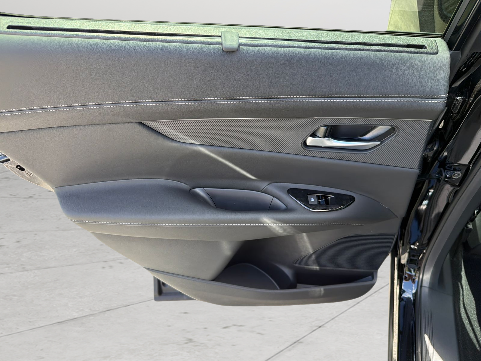 New 2026 Black Nissan Platinum image 24