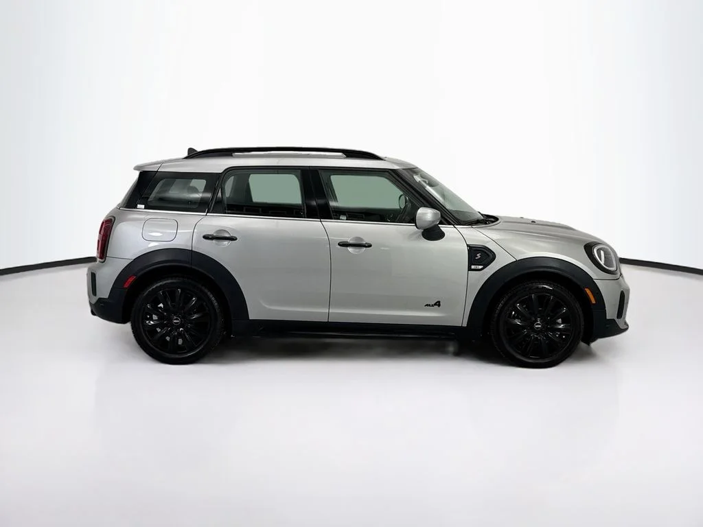 Certified Used 2023 Melting Silver III Metallic MINI  image 4