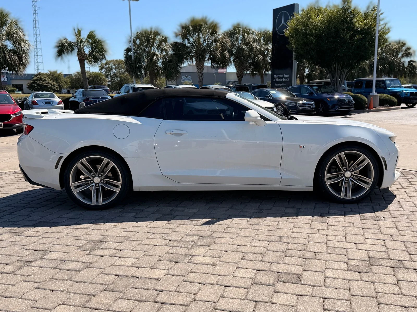Used 2018 Summit White Chevrolet 2LT image 6