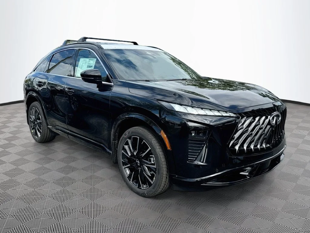 New 2027 Black INFINITI AUTOGRAPH image 3