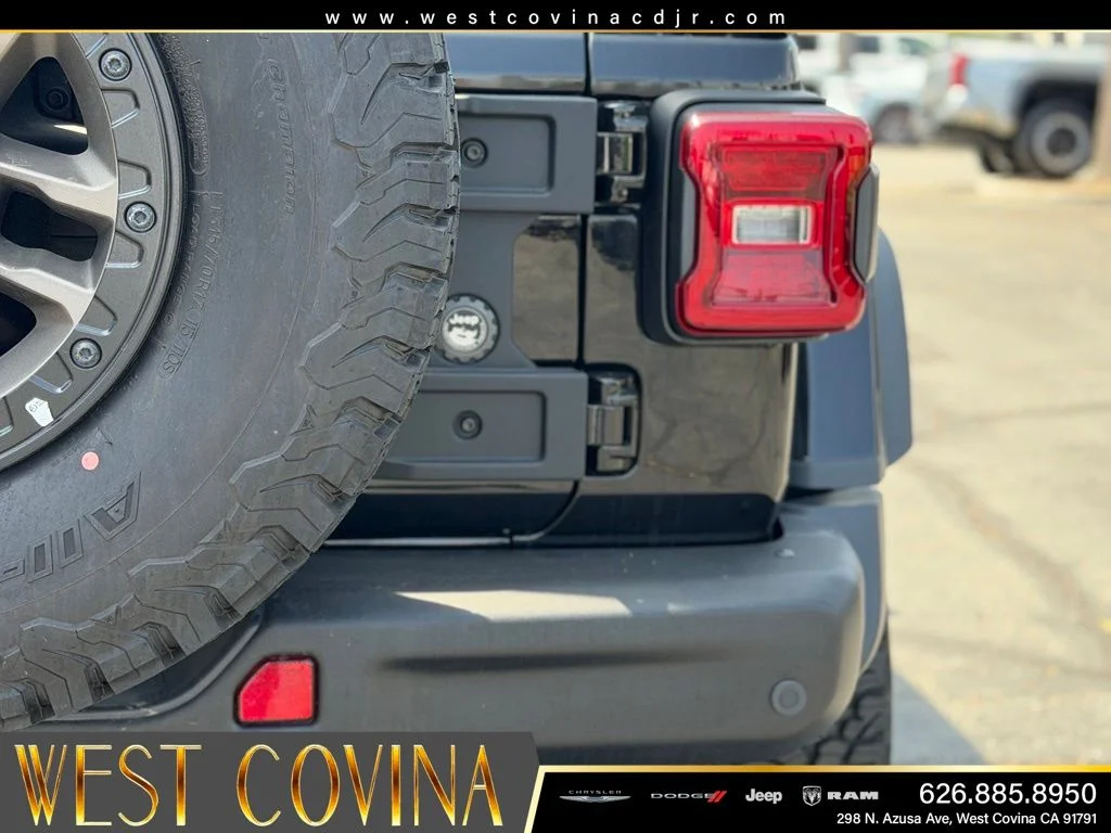 New 2024 Black Clear-Coat Exterior Paint Jeep Rubicon 392 image 18
