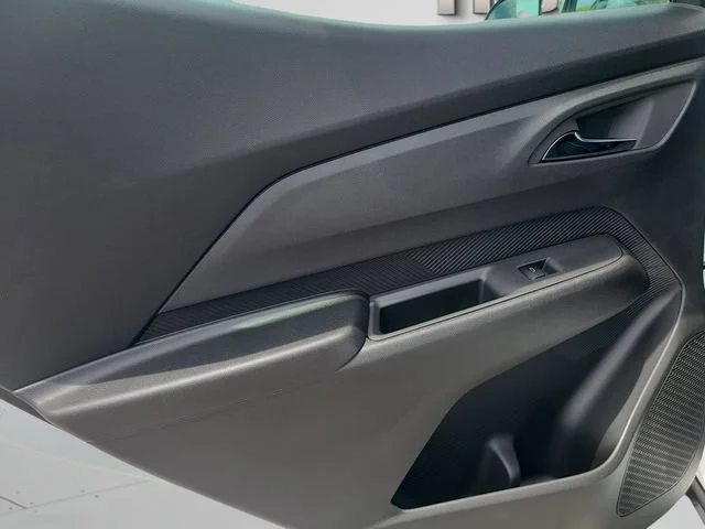 New 2027 Summit White Chevrolet LT image 12