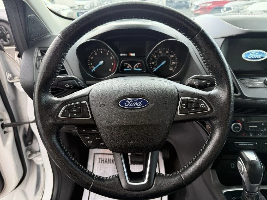 Used 2019 White Platinum Metallic Tri-Coat Ford SE FWD image 14