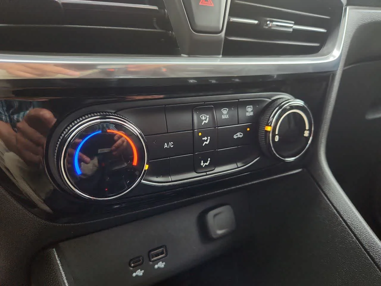 Used 2024 Ebony Twilight Metallic Buick Sport Touring image 19