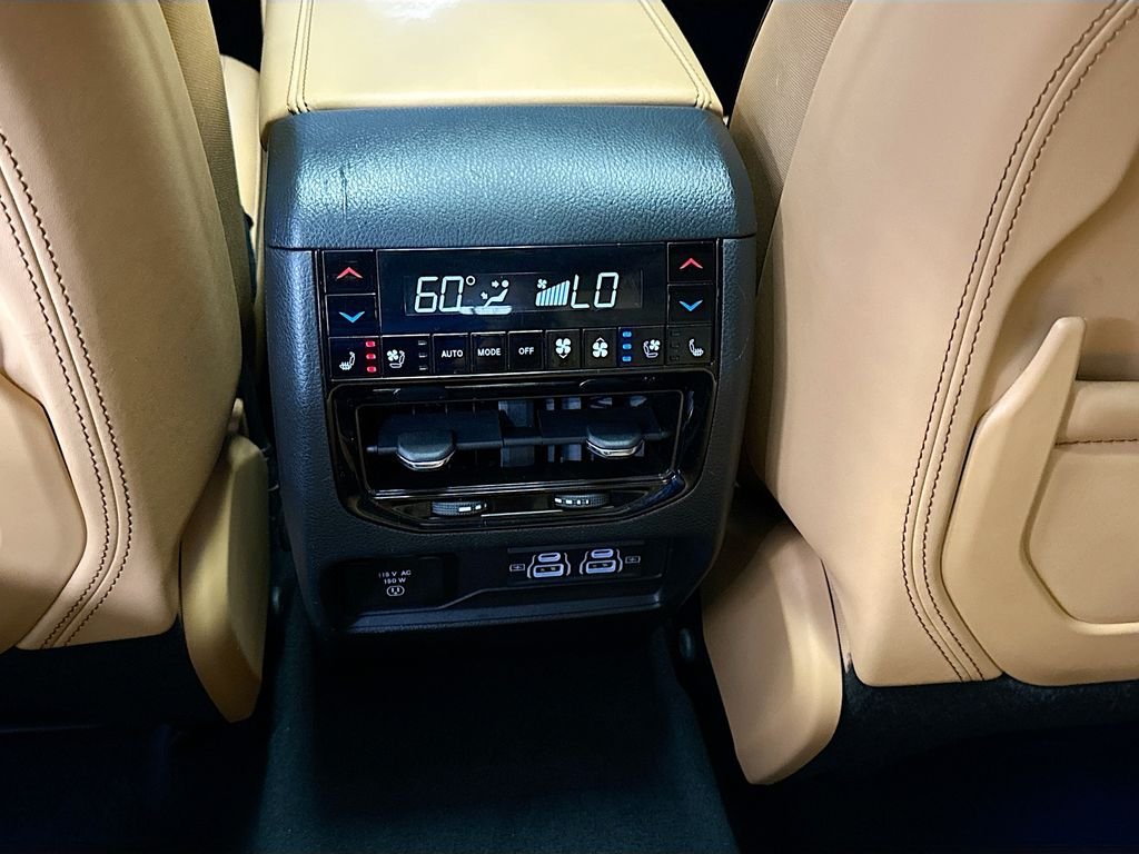 Used 2024 Midnight Sky Jeep Summit Reserve image 27