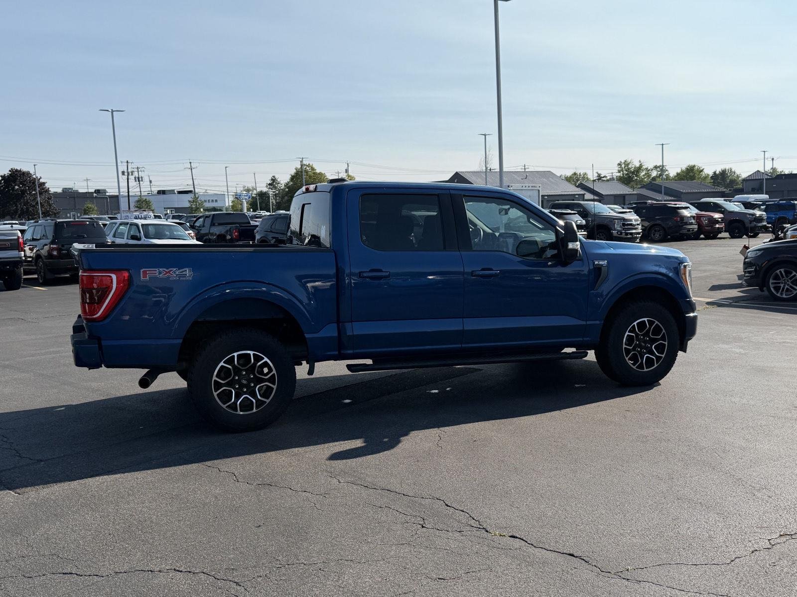 Used 2023 Atlas Blue Ford XLT image 6