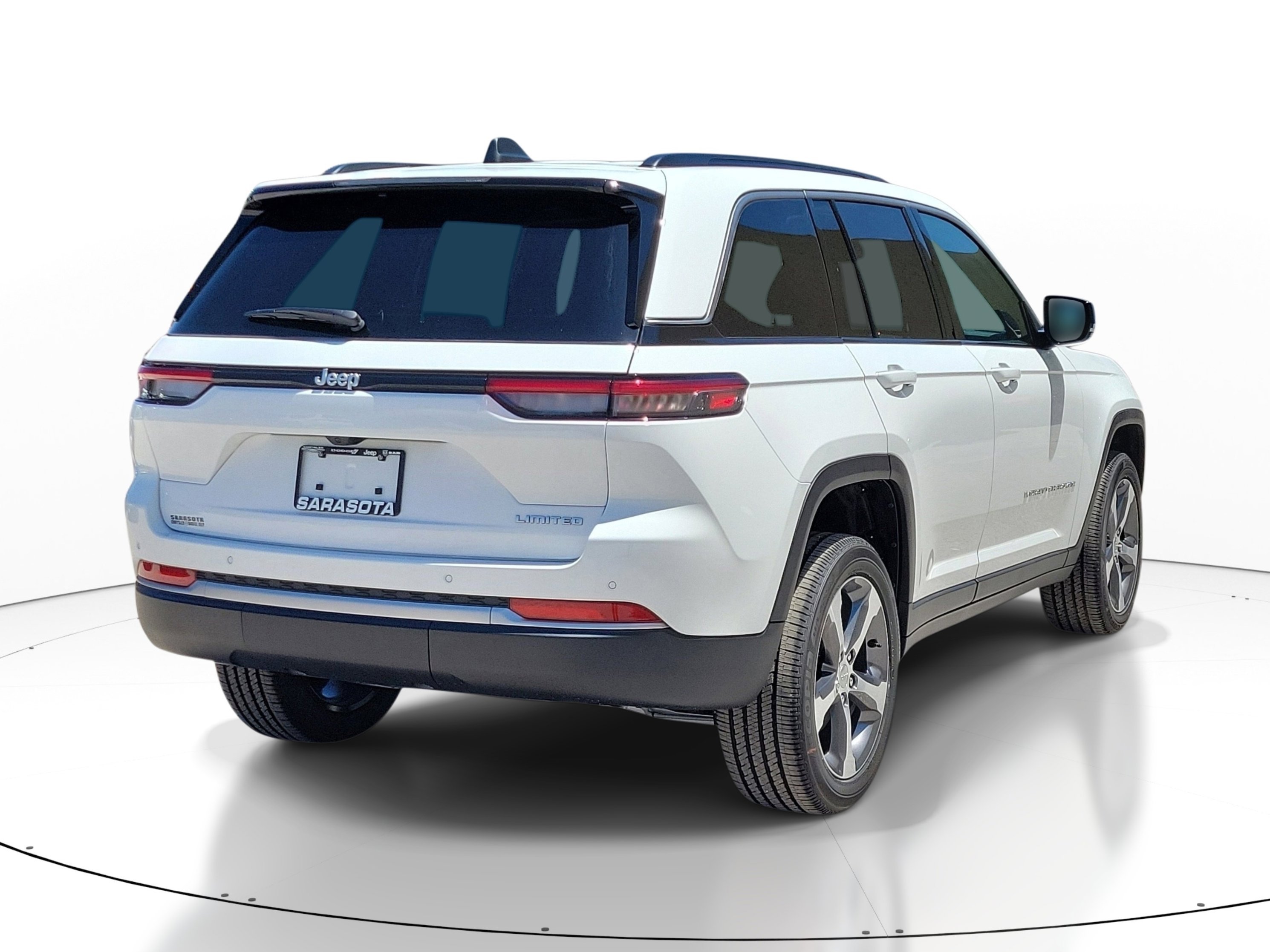 New 2026 Bright White Clear-Coat Exterior Paint Jeep Limited image 6