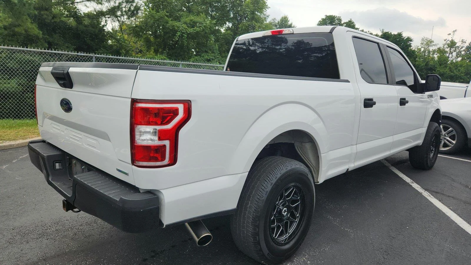 Used 2019 Oxford White Ford XL image 2