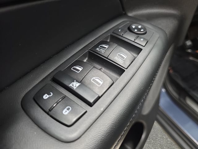 Used 2020 Pacific Blue Clearcoat Jeep Limited image 27