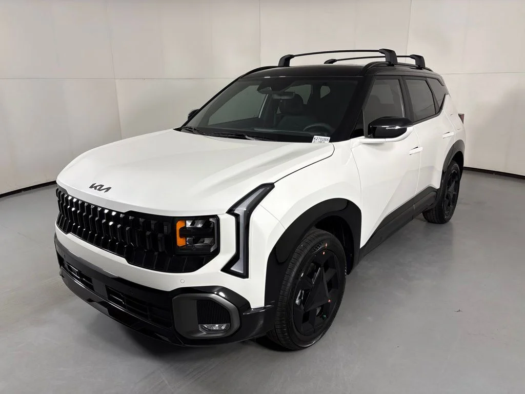 New 2027 Snow White Pearl / Black Roof Kia X-Line image 4