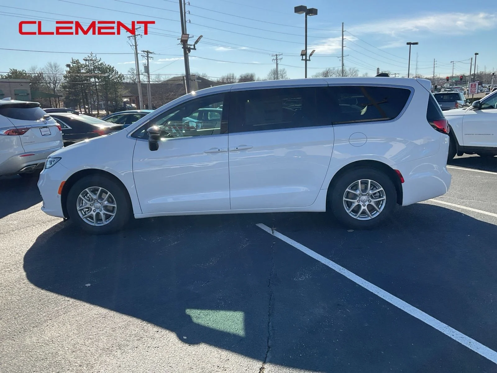 New 2026 Bright White Clear-Coat Exterior Paint Chrysler Select image 2