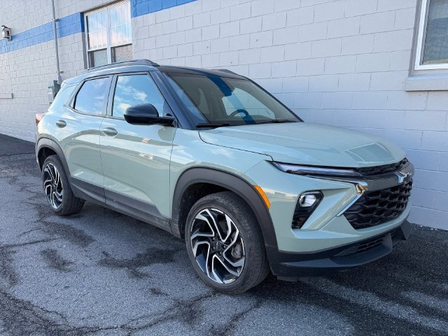 Used 2024 Green Chevrolet RS image 3