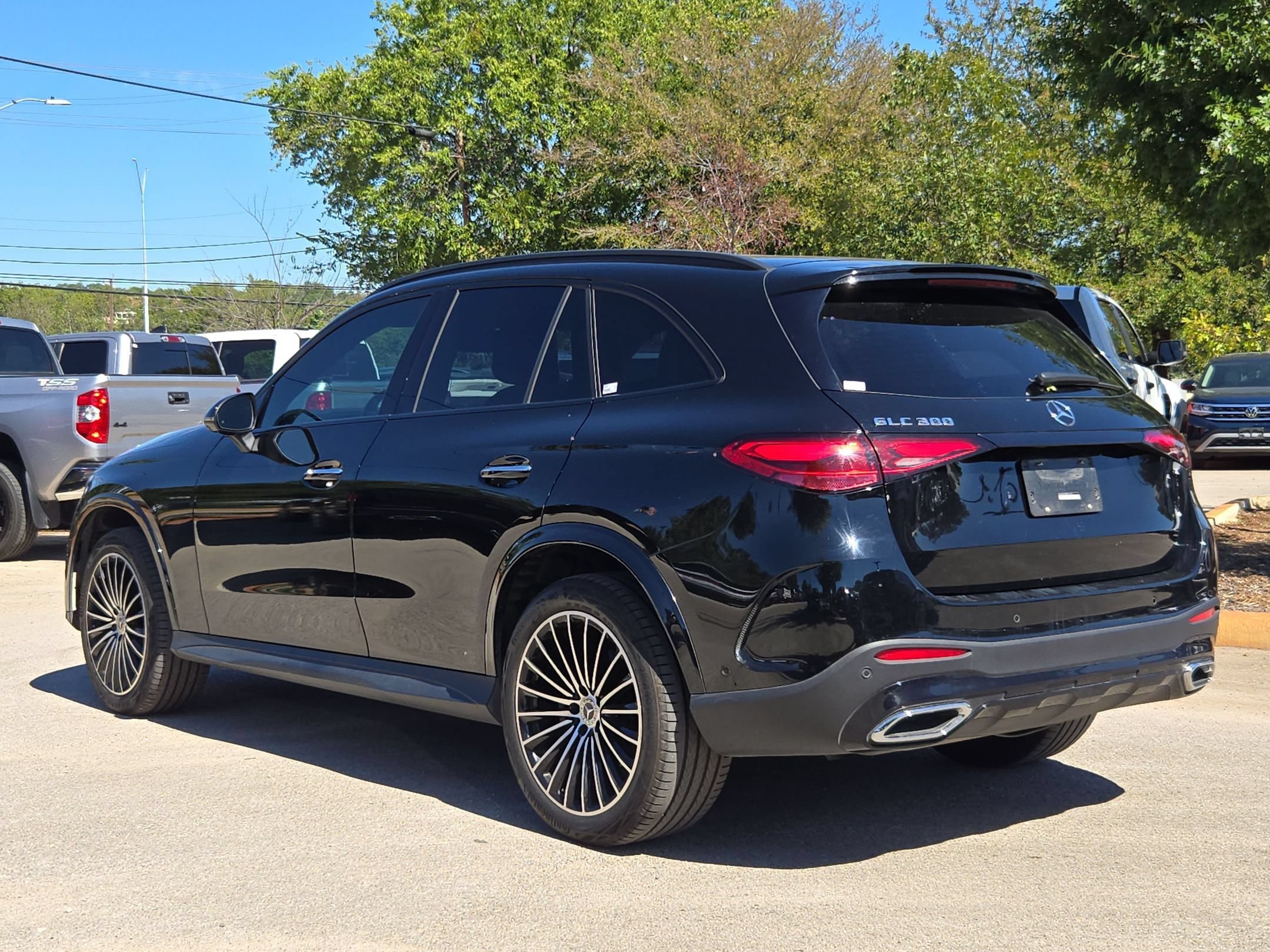 Used 2023 Black Mercedes-Benz GLC 300 image 5
