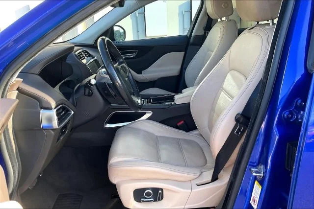 Used 2019 Blue Jaguar 25t Prestige image 19