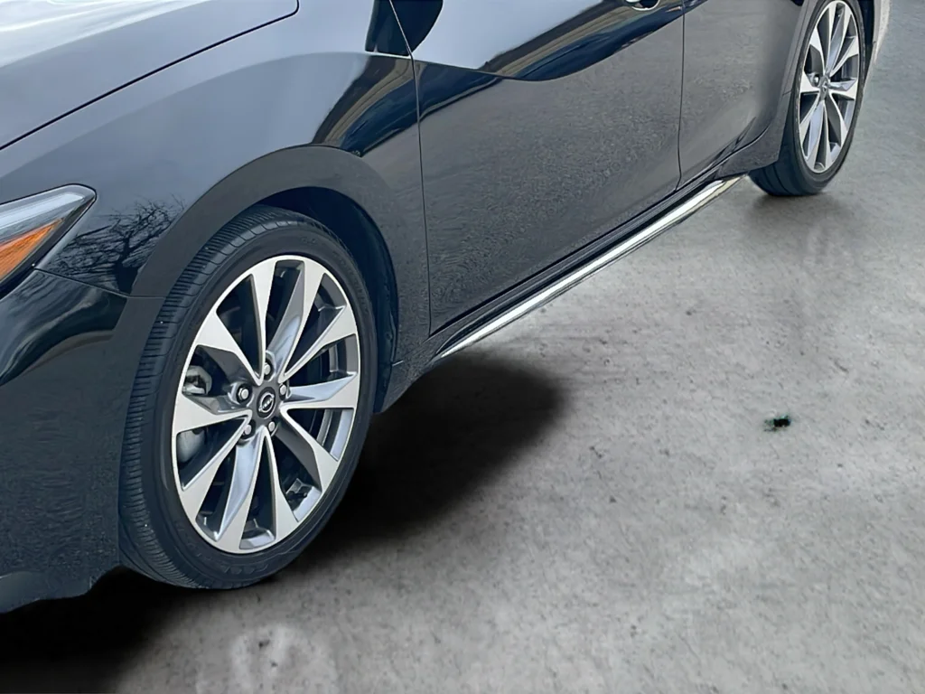 Used 2023 Black Nissan Platinum image 42