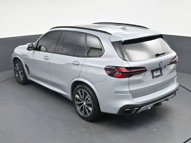 Used 2024 Gray BMW xDrive50e image 26