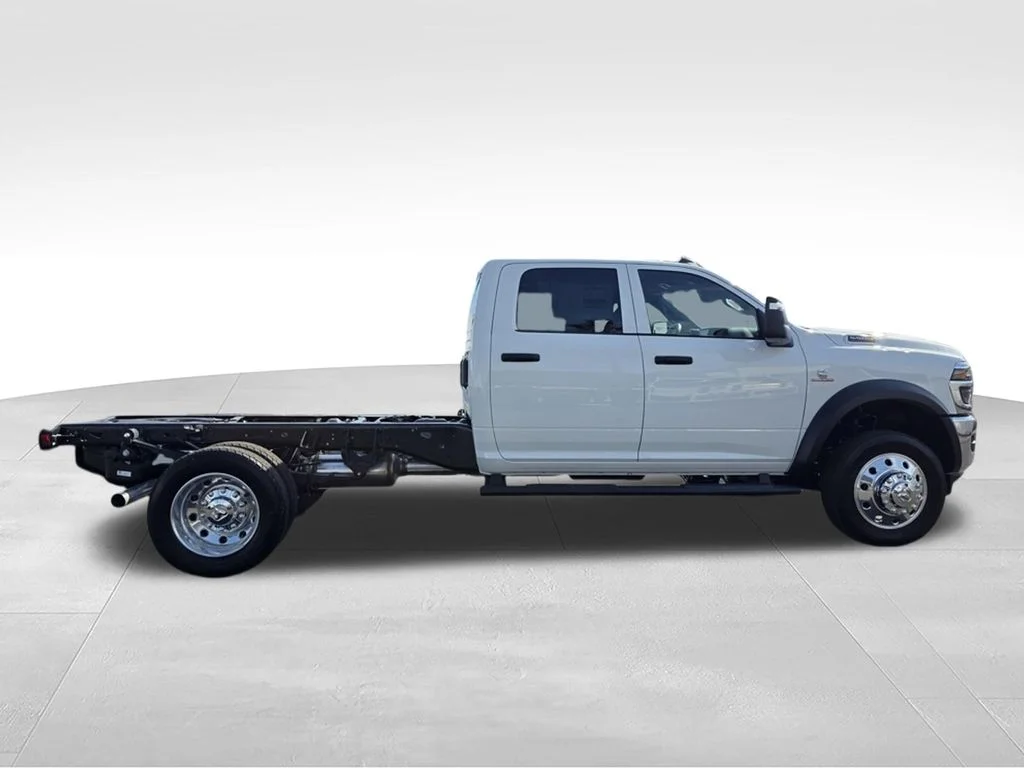 New 2026 Bright White Clear-Coat Exterior Paint RAM Tradesman image 4