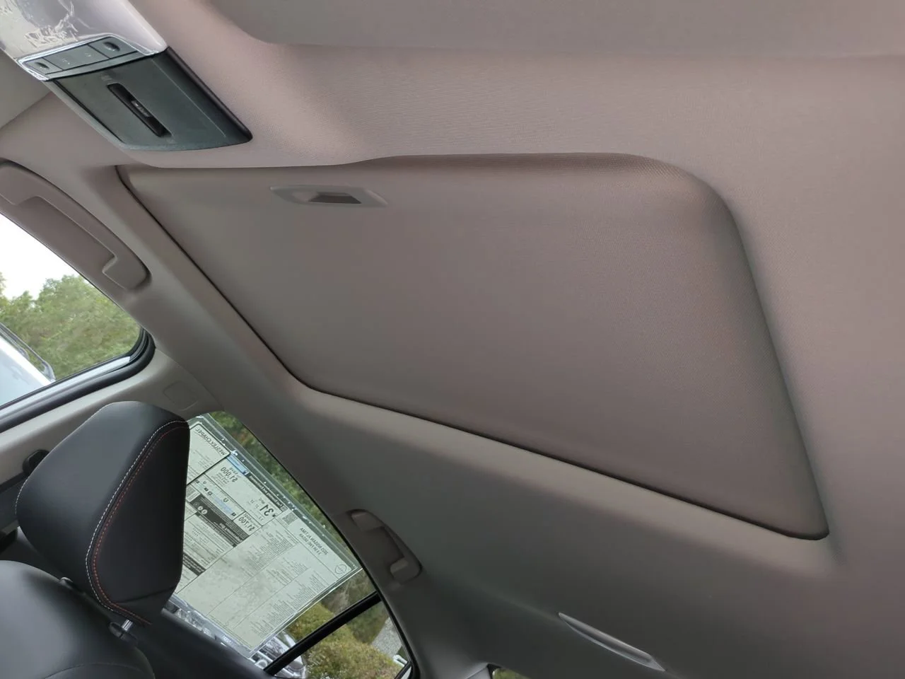New 2025 Pearl White TriCoat Nissan SR image 21