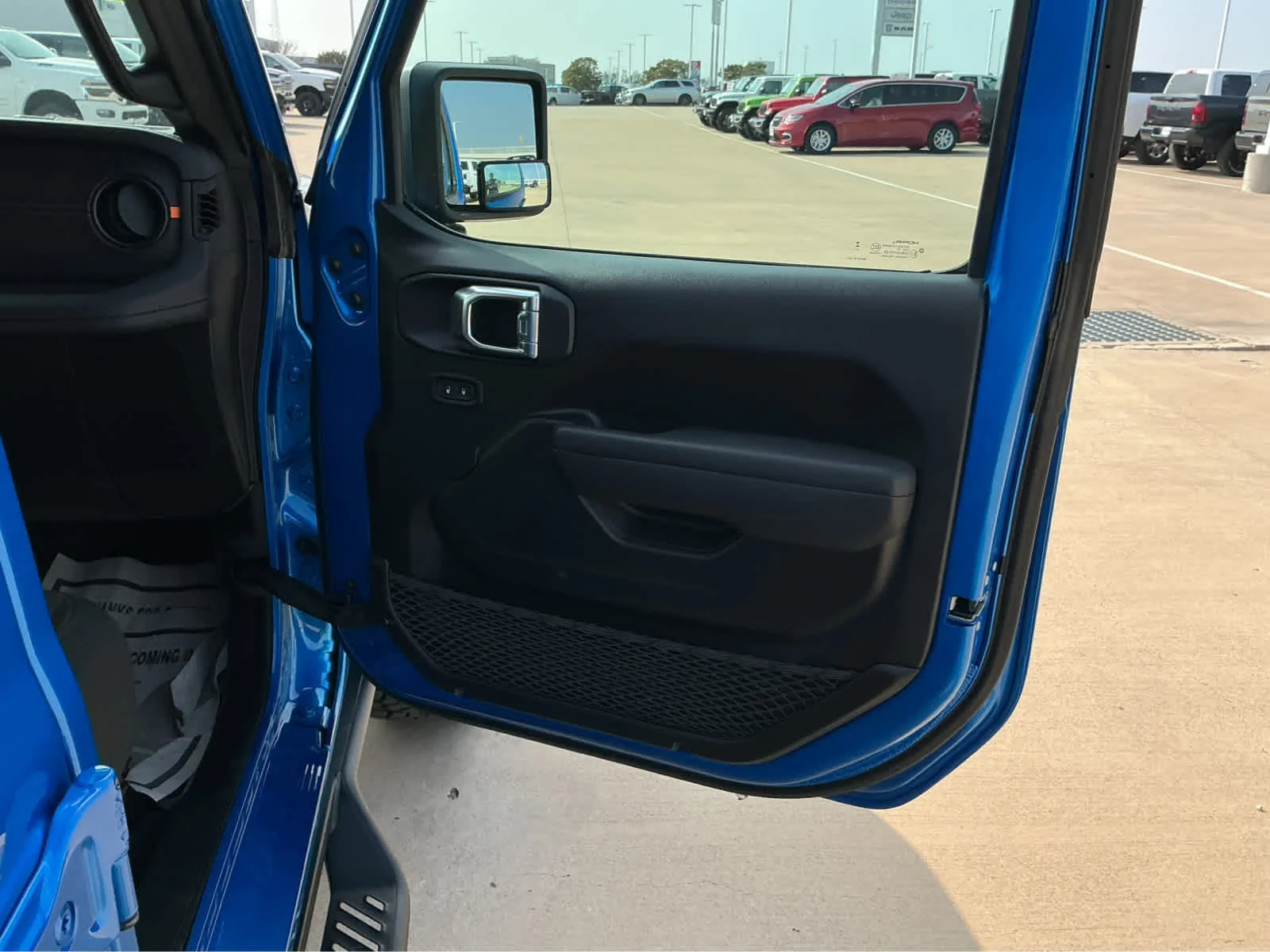 Used 2025 Hydro Blue Pearlcoat Jeep Mojave image 21