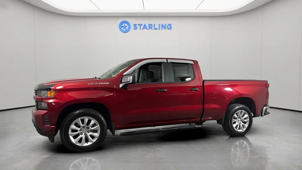 Used 2019 CAJUN RED TINTCOAT Chevrolet Custom image 3