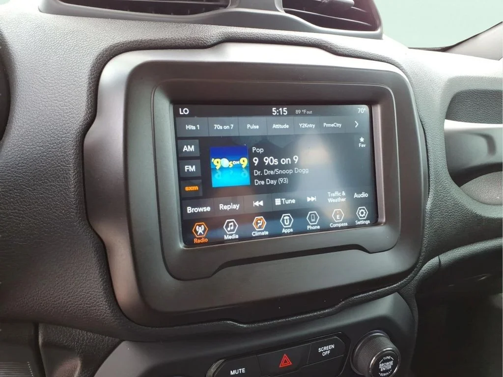 Used 2019 Red Jeep Latitude image 25