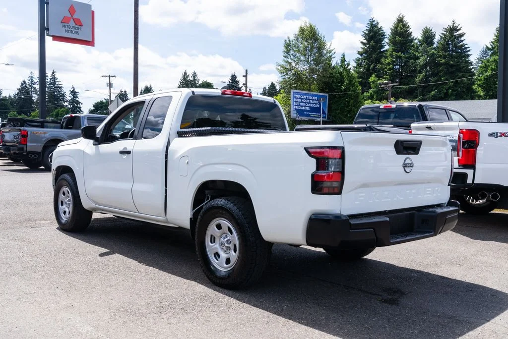 Used 2022 White Nissan S image 4