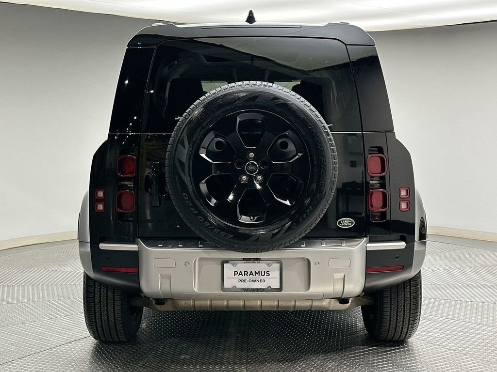 Used 2020 Santorini Black Metallic Land Rover S image 12