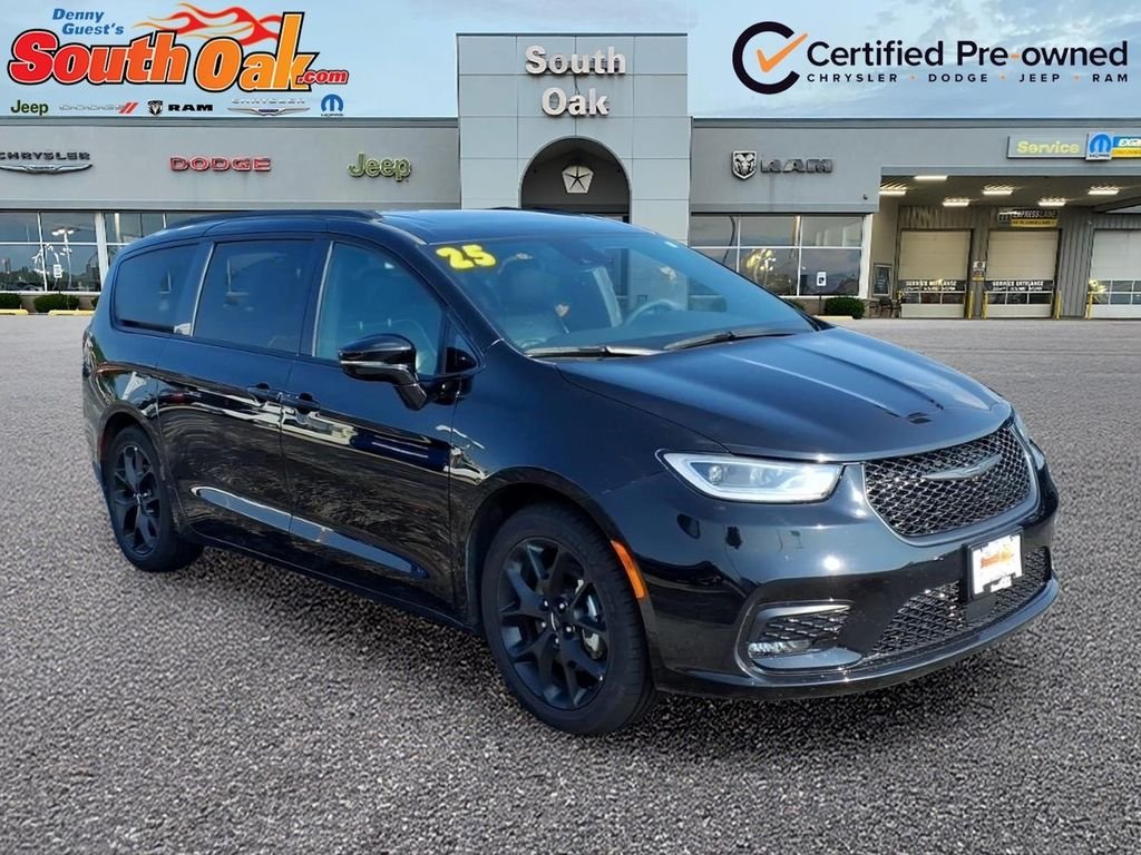 2025 Chrysler Pacifica