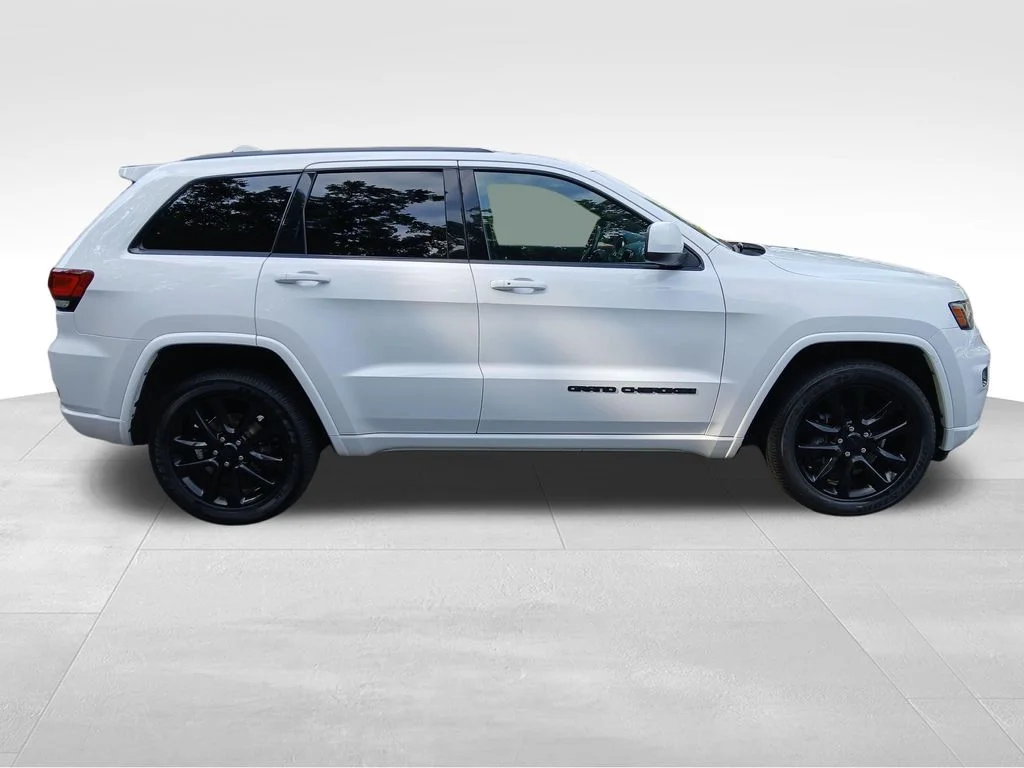 Used 2020 White Jeep Altitude image 14