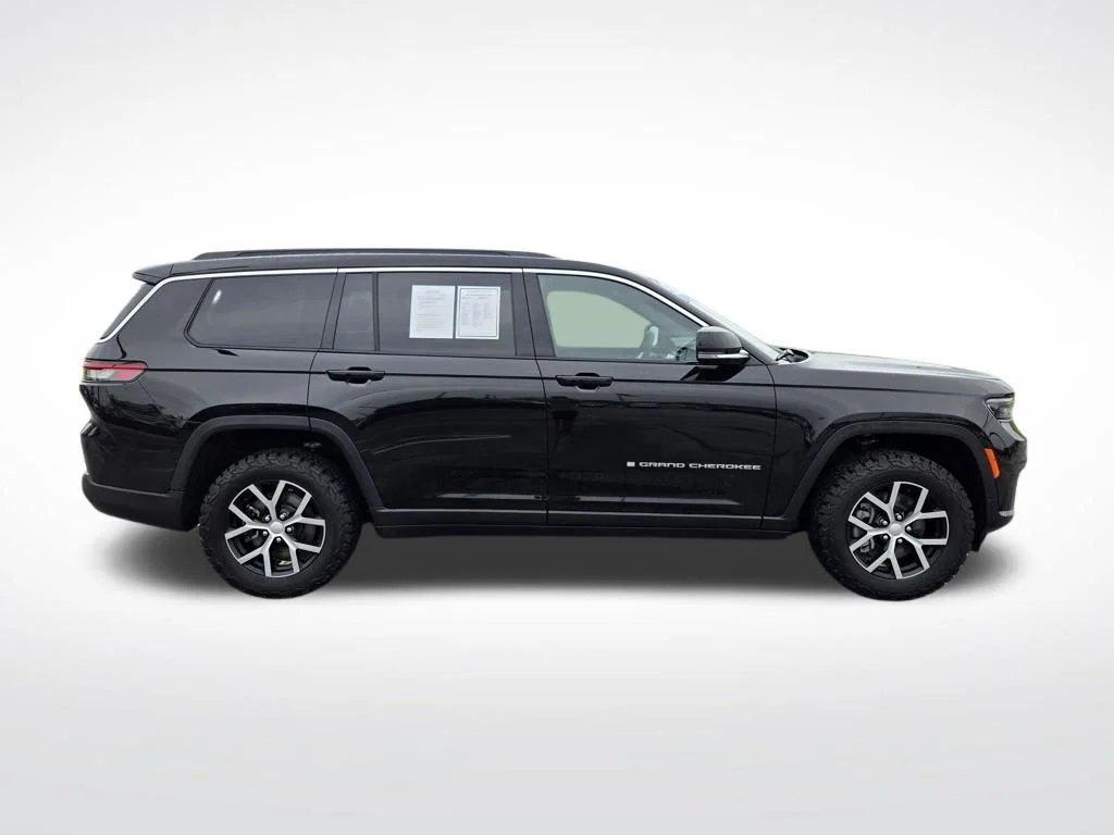 Used 2025 Black Jeep Limited image 2