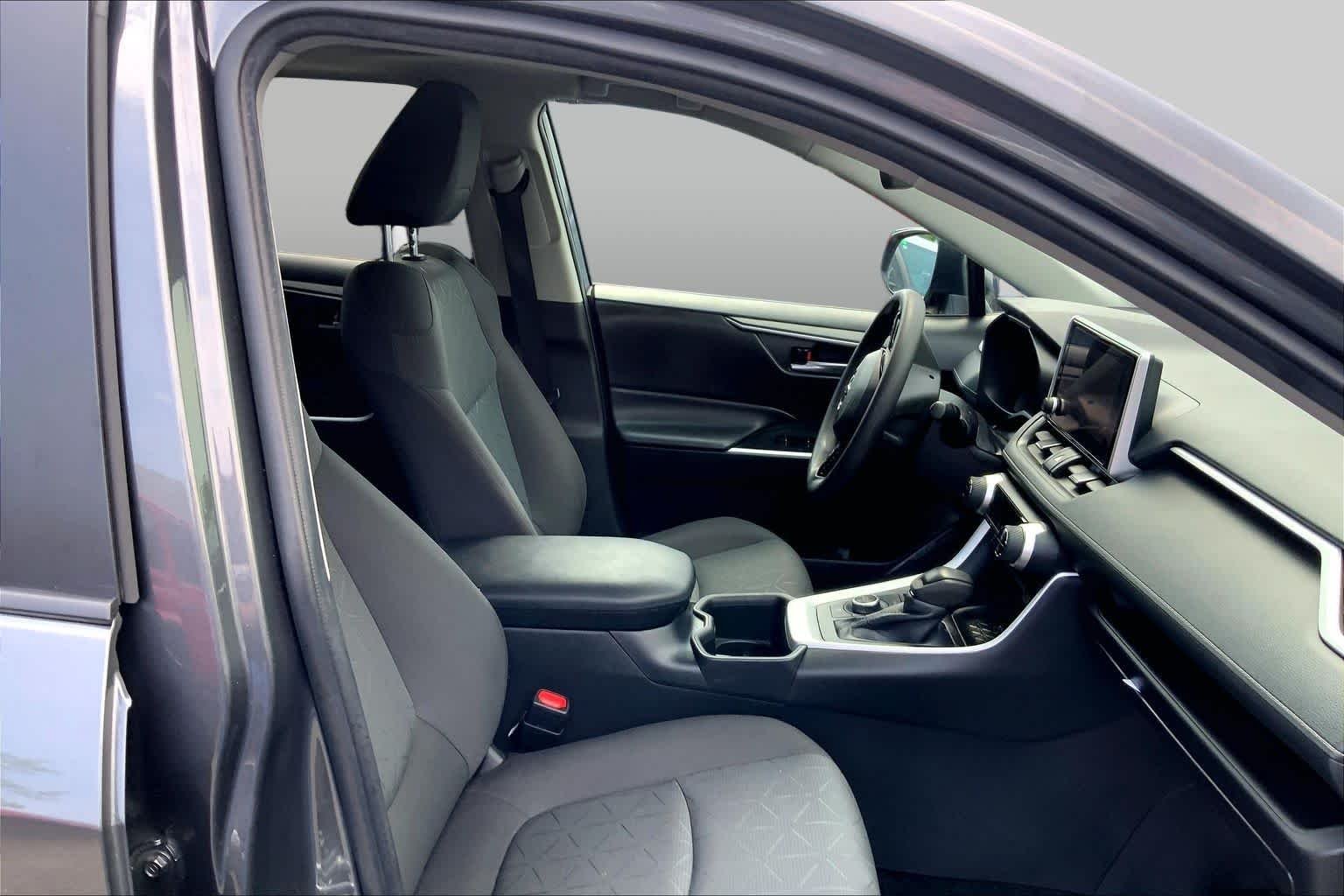 Used 2024 Magnetic Gray Metallic Toyota Hybrid XLE image 9
