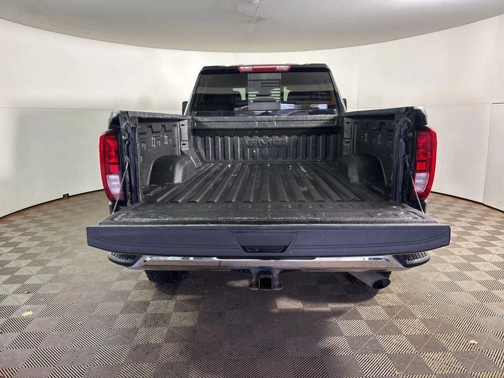 Used 2024 Onyx Black GMC SLE image 19