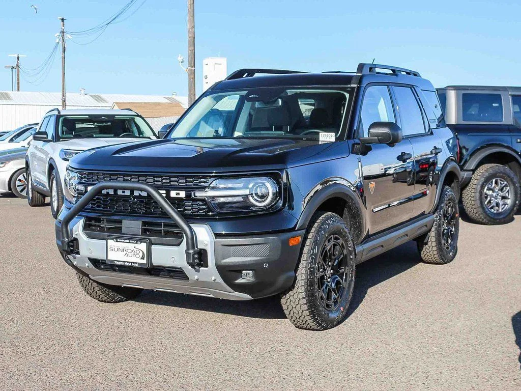 New 2025 Black Ford Badlands image 3