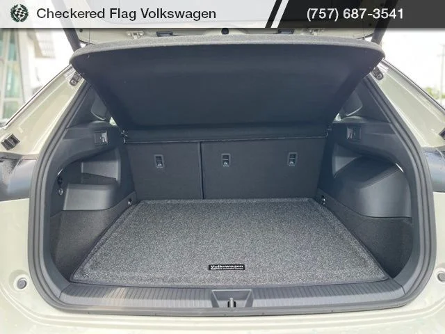New 2026 Sandstone Volkswagen 2.0T SE R-Line Black image 33