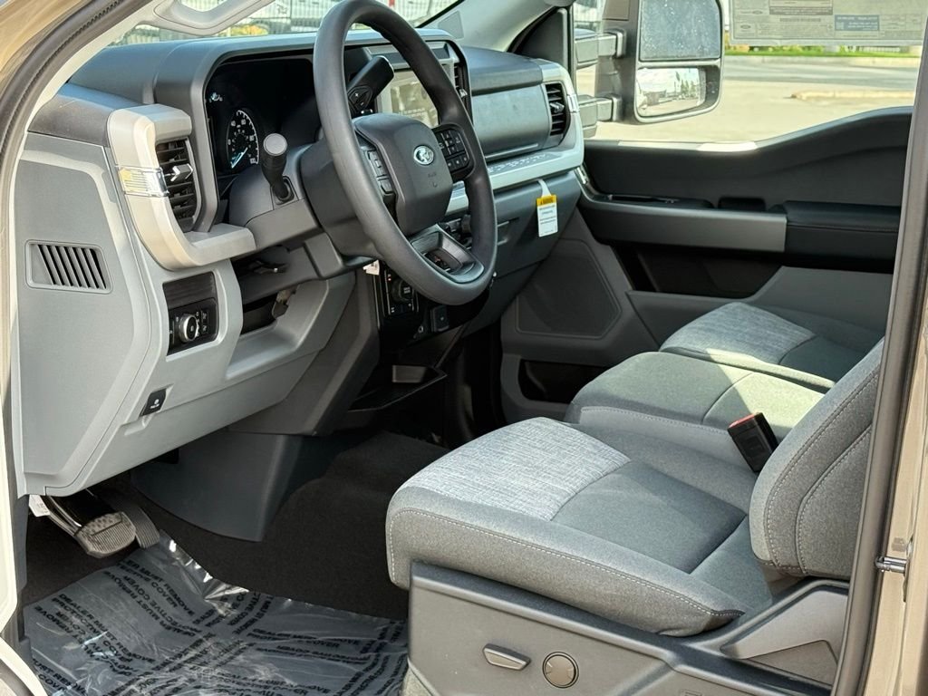 2026 Ford F-250 Super Duty XLT - Photo 6
