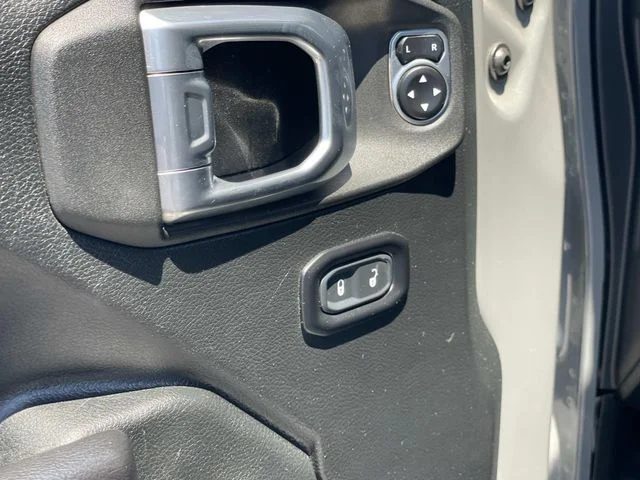 Used 2020 Gray Jeep Unlimited Sport S image 18