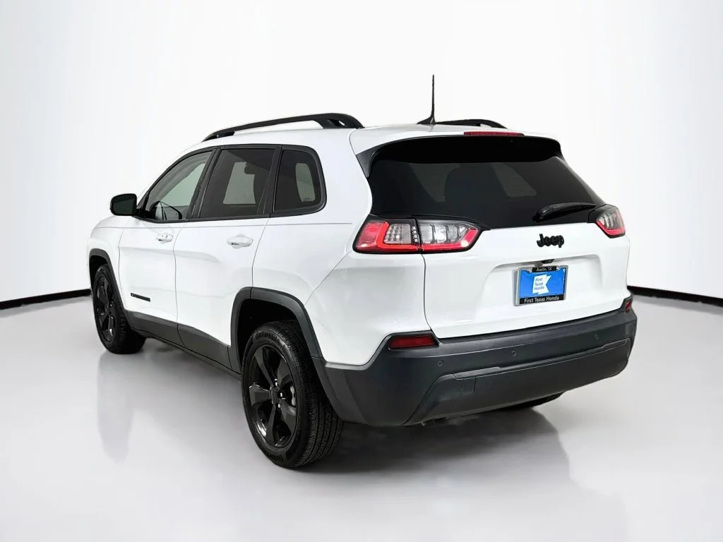 Used 2020 Bright White Clearcoat Jeep Latitude Plus image 6