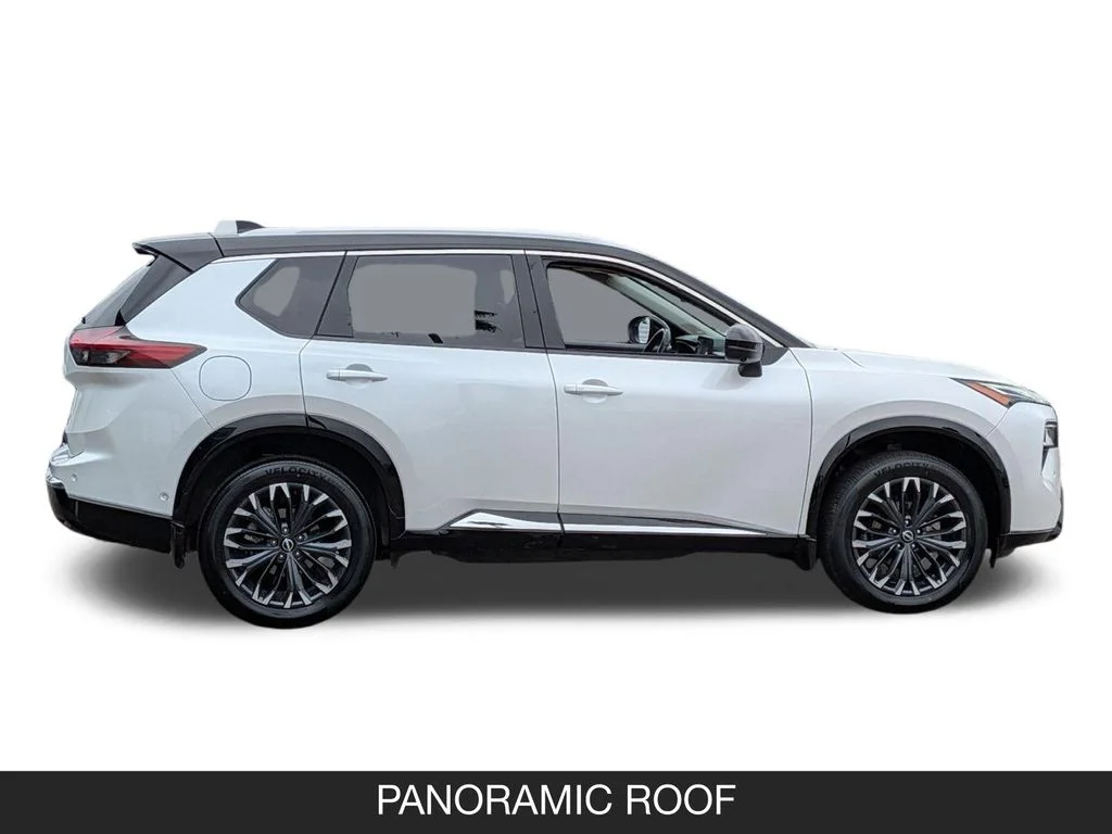 Used 2024 White Nissan Platinum image 6