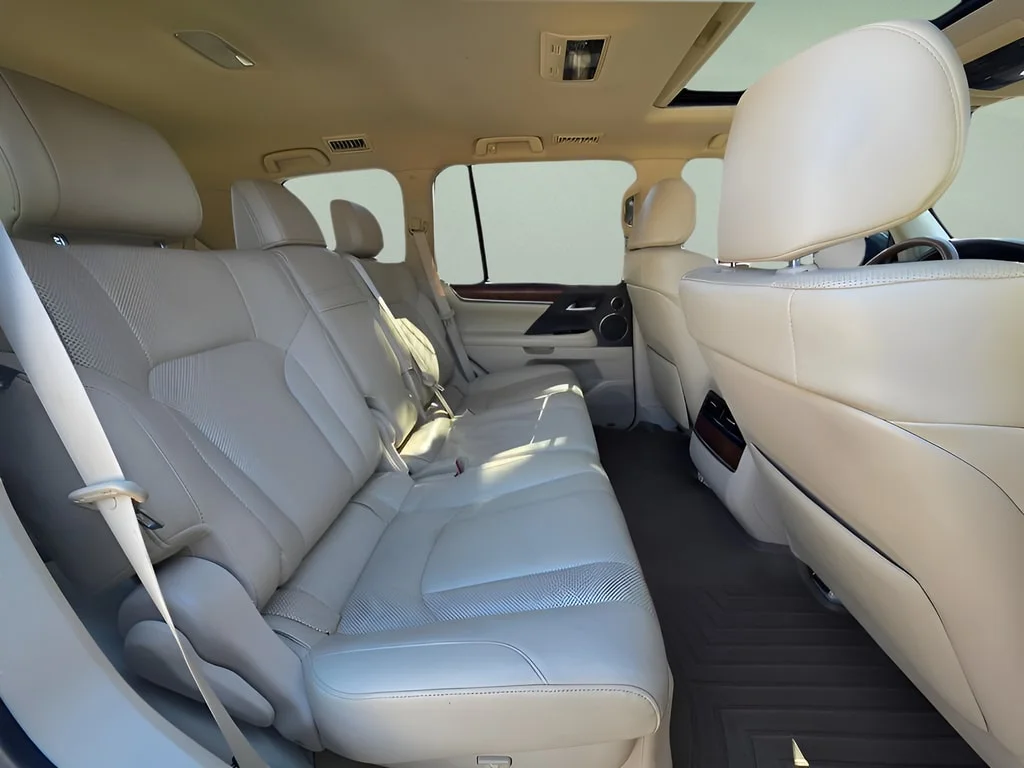 2019 Lexus LX 570 - Photo 10