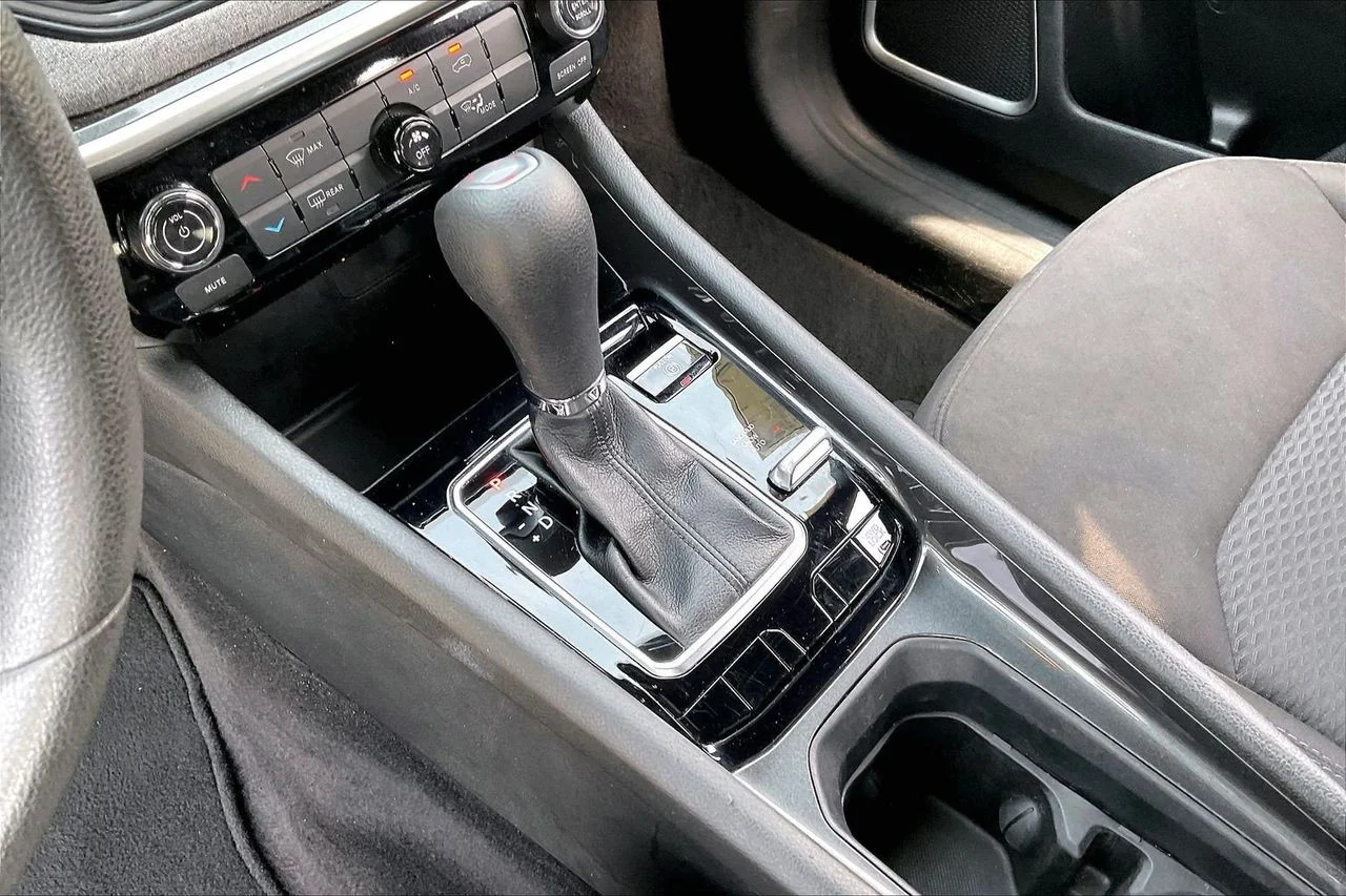 Used 2023 Silver Jeep Sport image 31