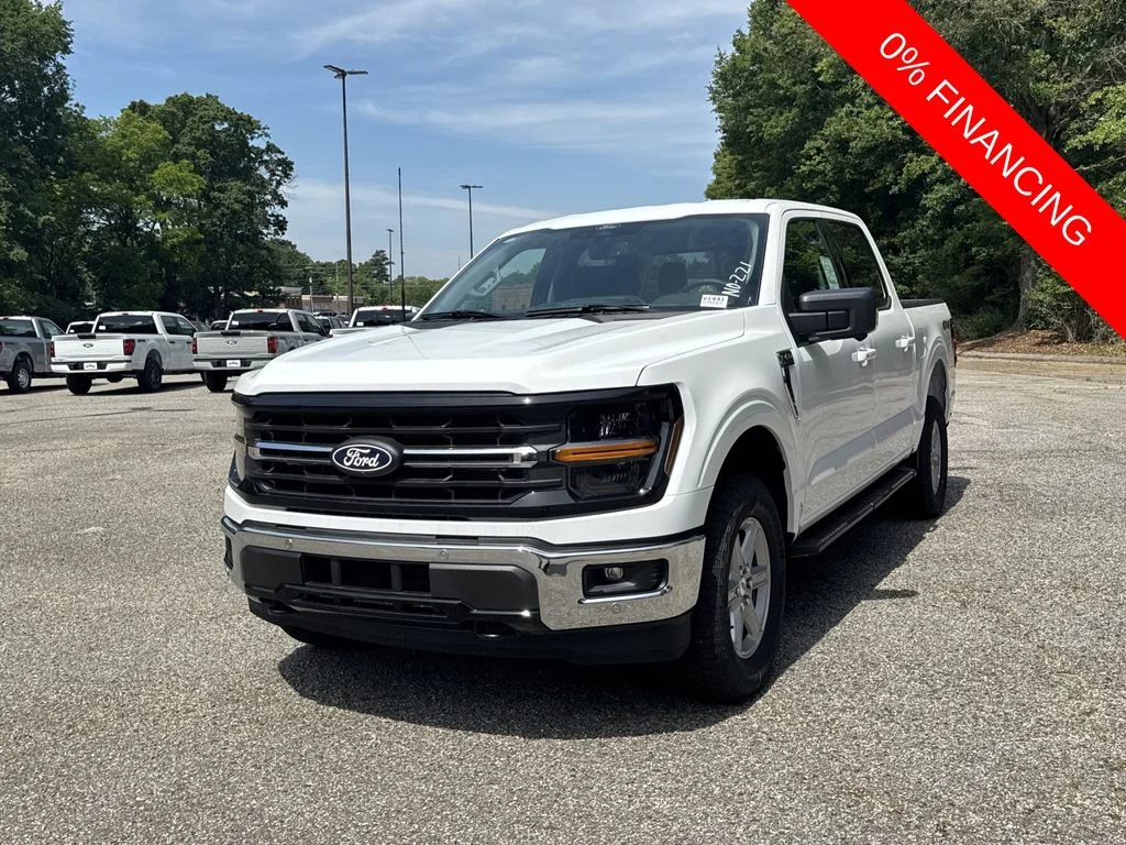 New 2026 Oxford White Ford XLT image 3
