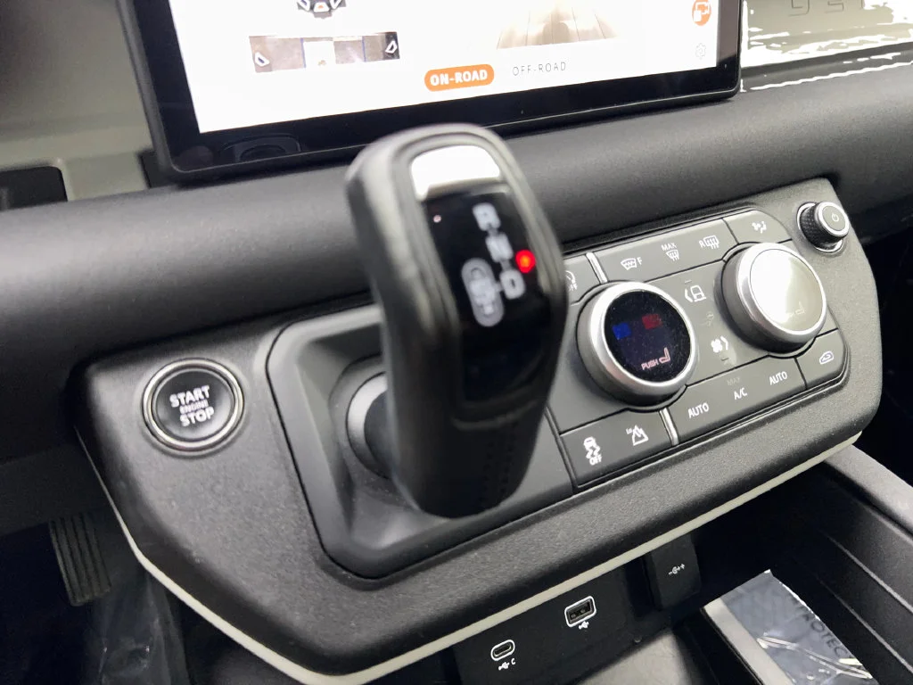 Used 2023 Blue Land Rover SE image 67