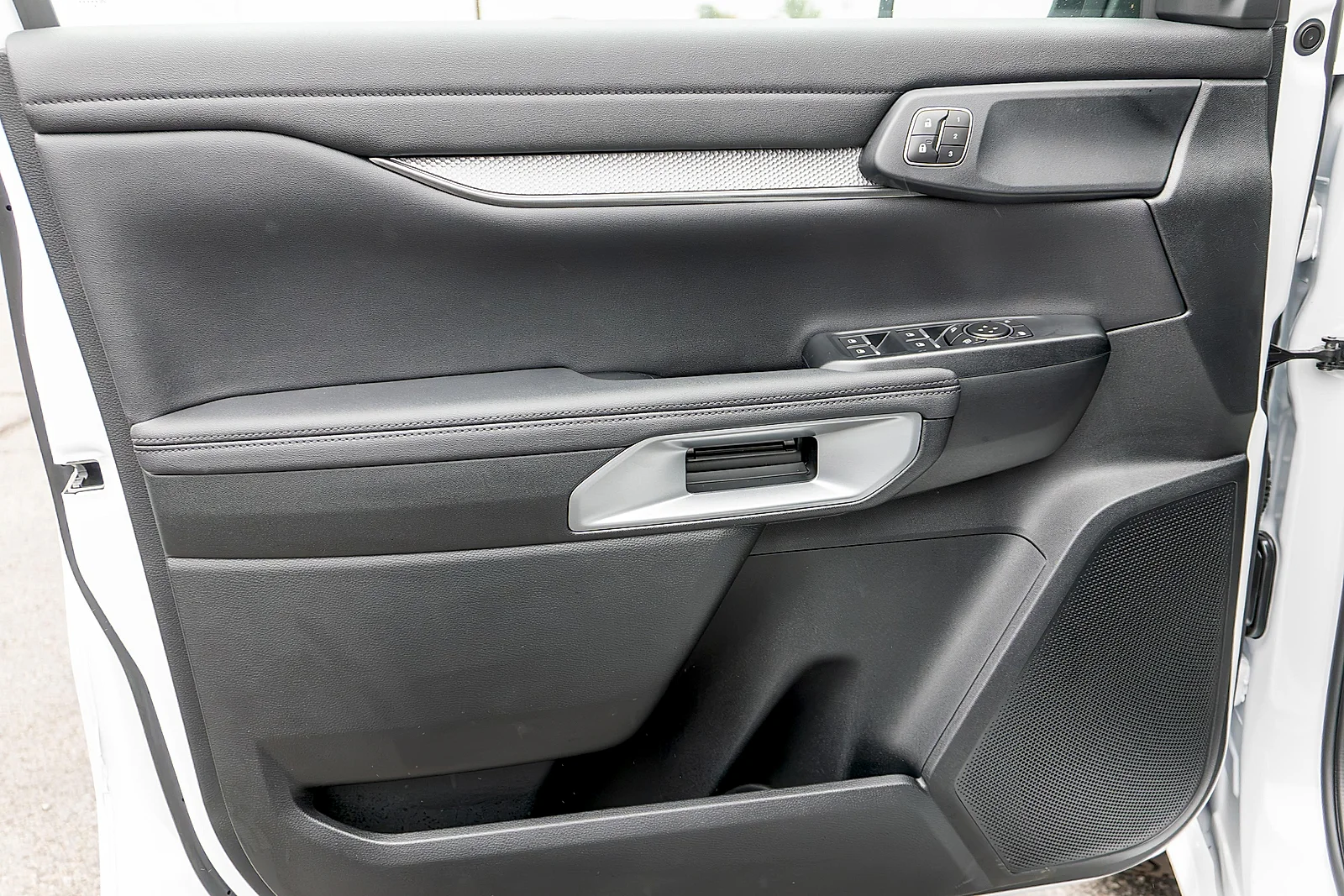 New 2026 Oxford White Ford Lariat® image 10