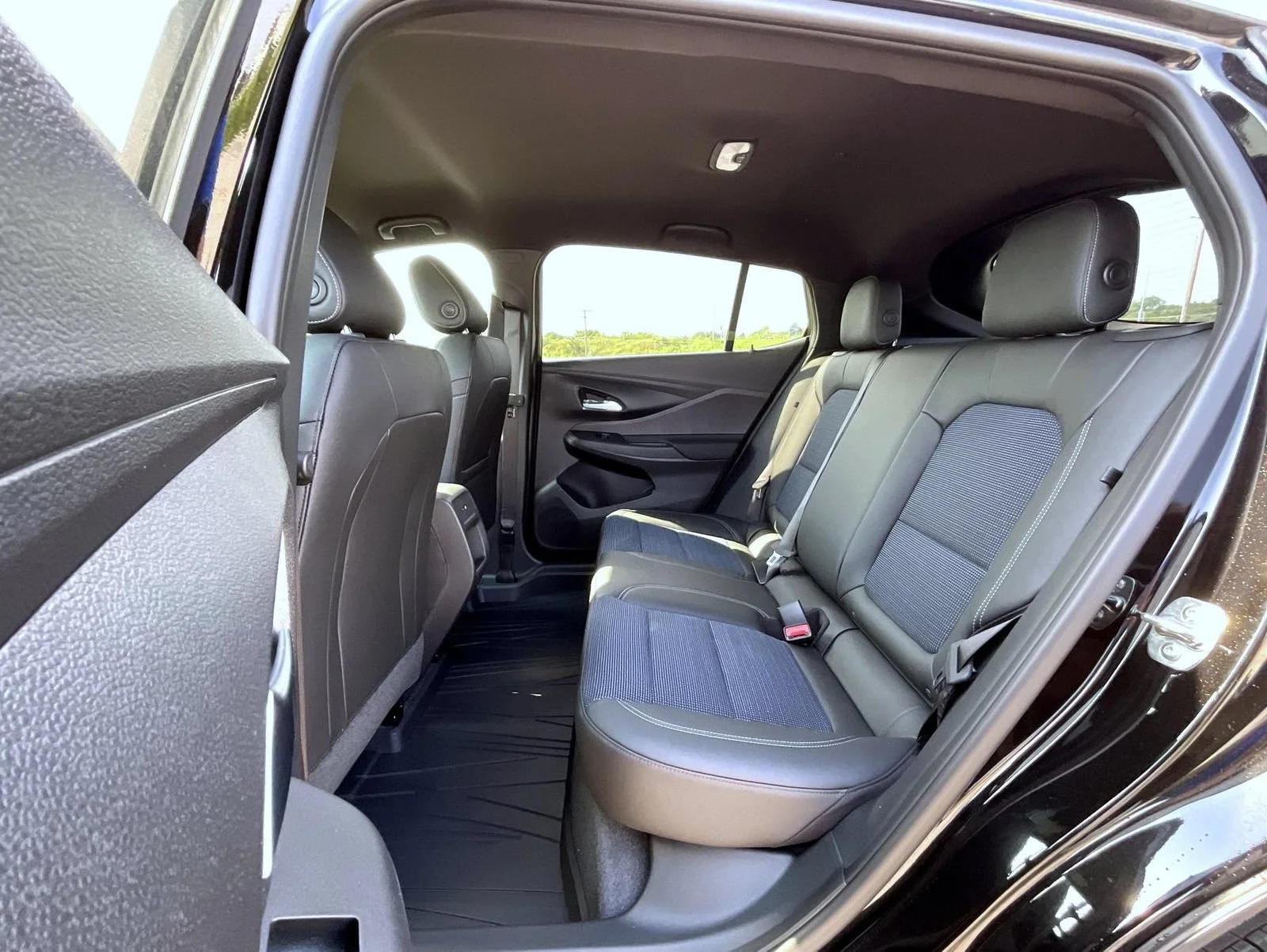 New 2026 Ebony Twilight Metallic Buick Preferred image 19