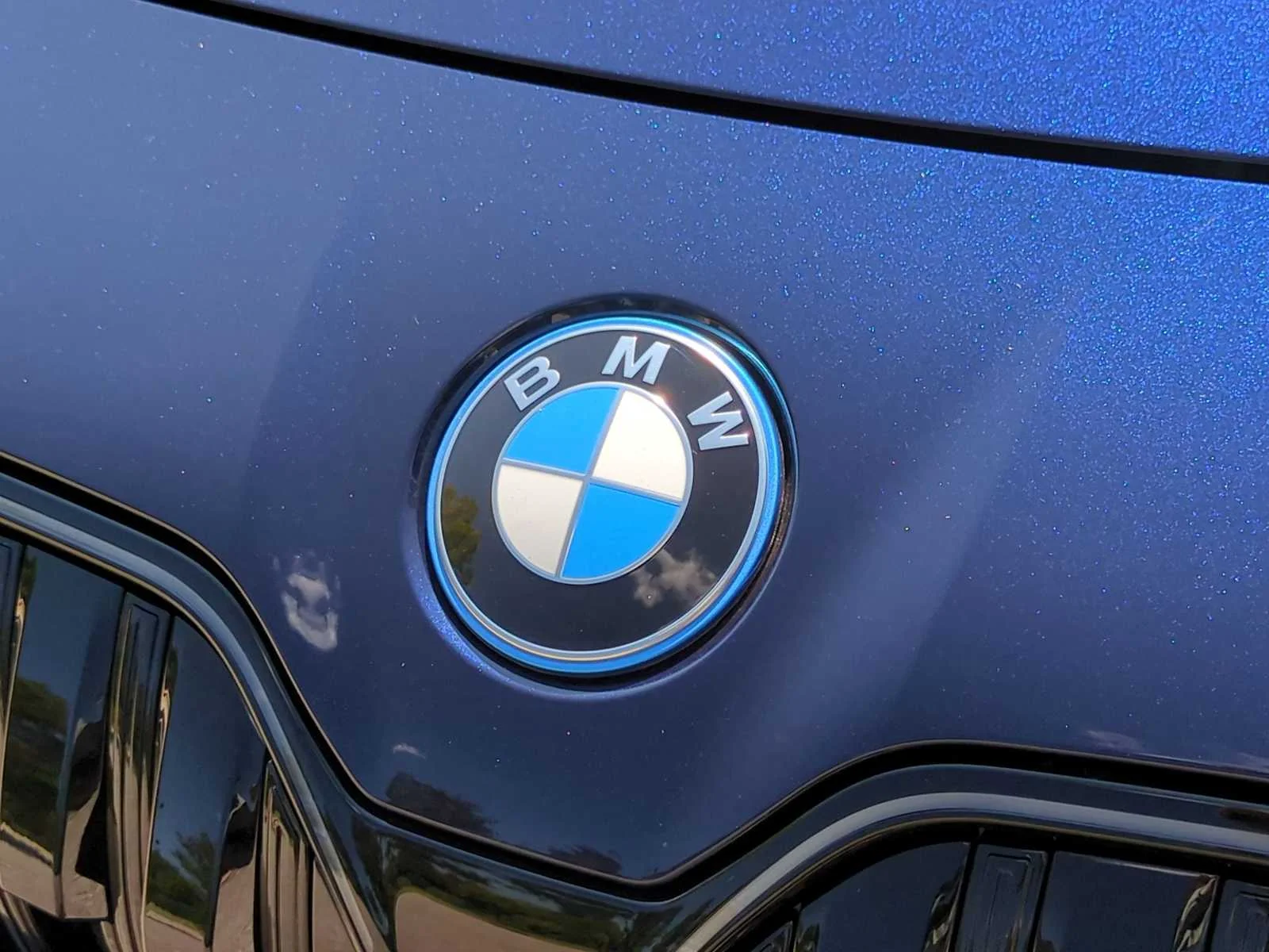 New 2026 Tanzanite Blue II Metallic BMW xDrive60 image 12