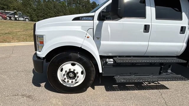Used 2022  Ford NA image 33